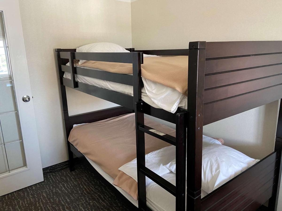 Best Western Cedar Park Inn Эдмонтон Экстерьер фото