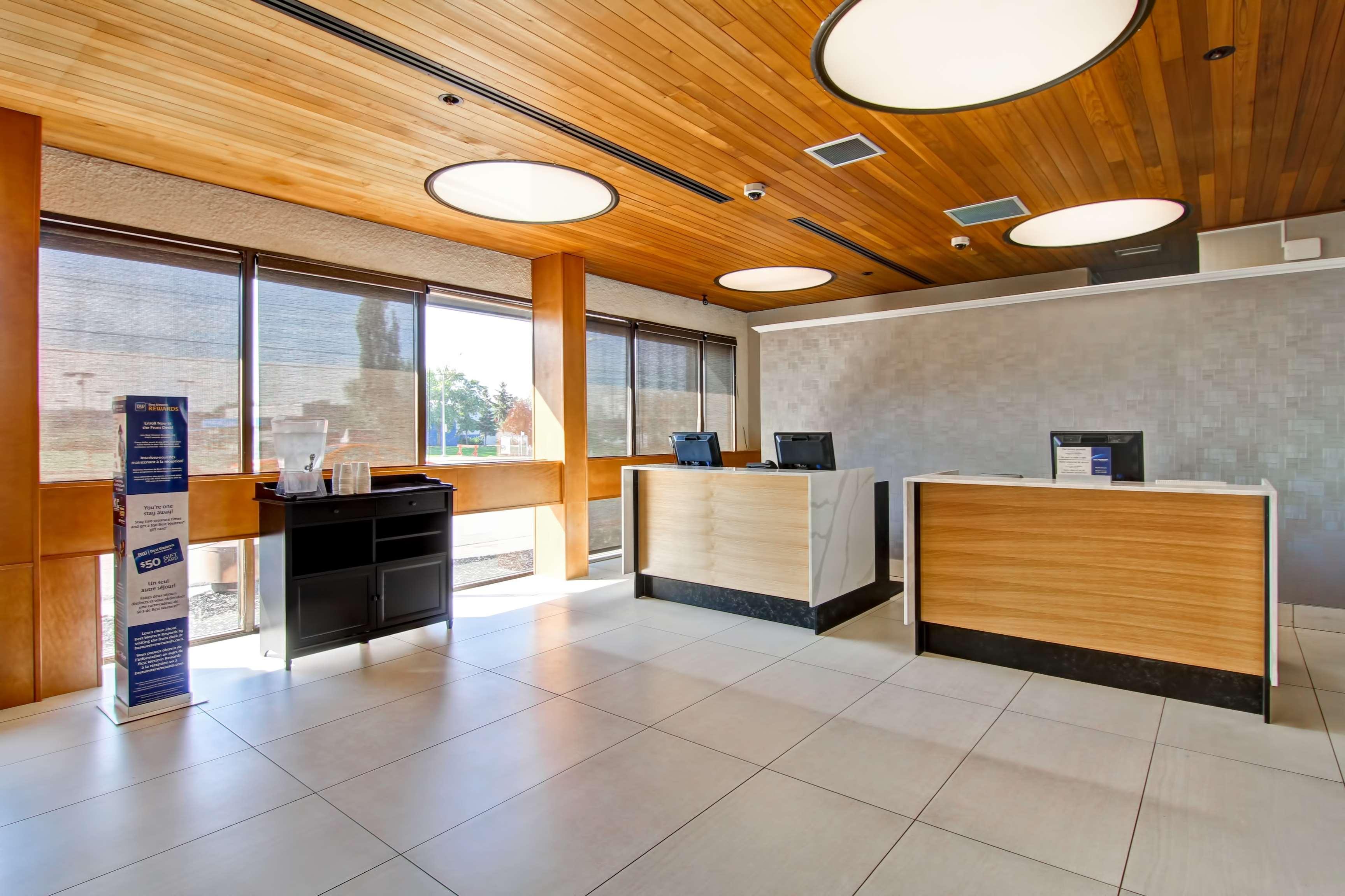 Best Western Cedar Park Inn Эдмонтон Экстерьер фото