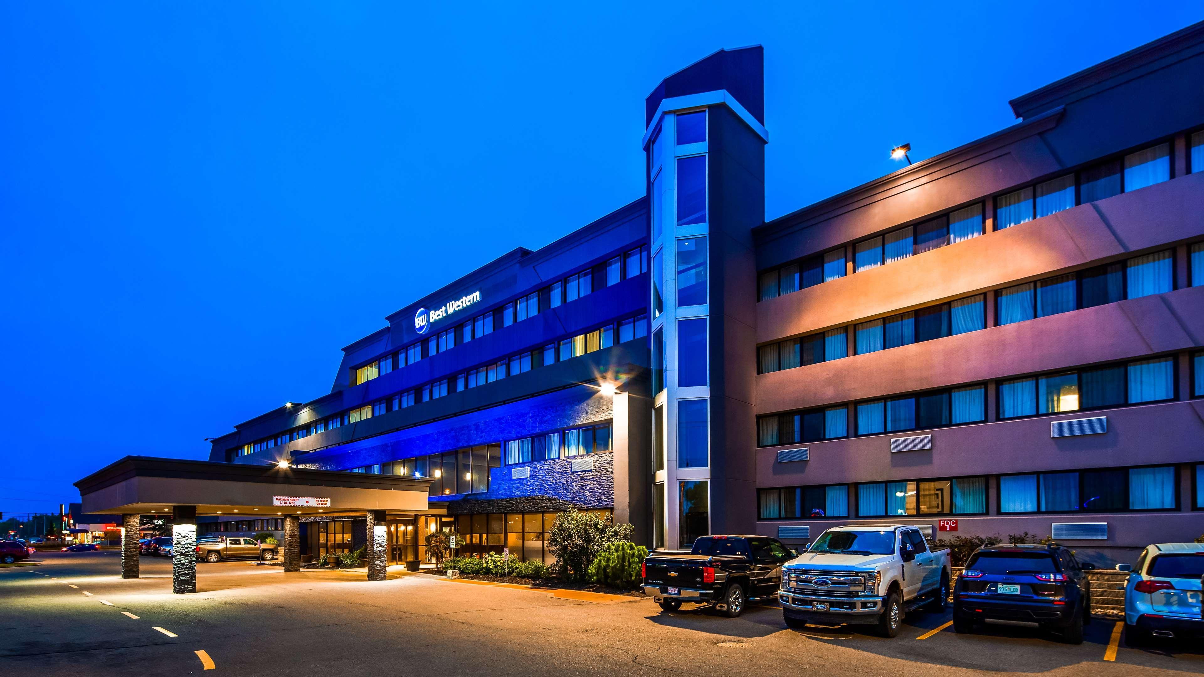 Best Western Cedar Park Inn Эдмонтон Экстерьер фото