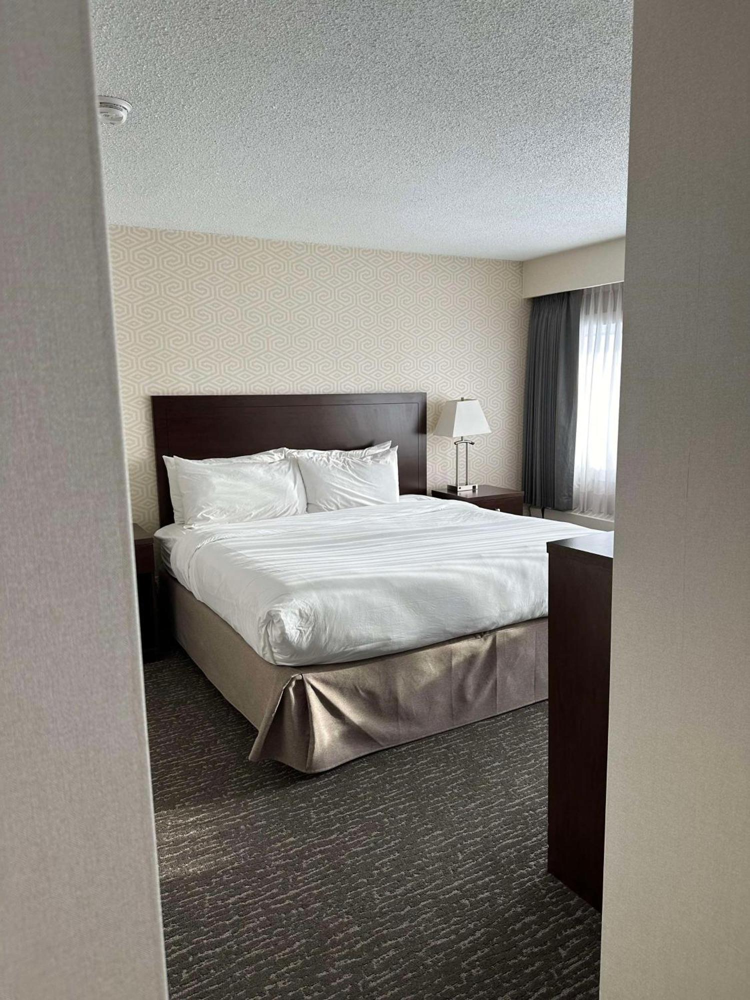 Best Western Cedar Park Inn Эдмонтон Экстерьер фото