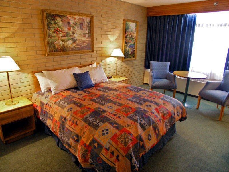 Best Western Cedar Park Inn Эдмонтон Номер фото