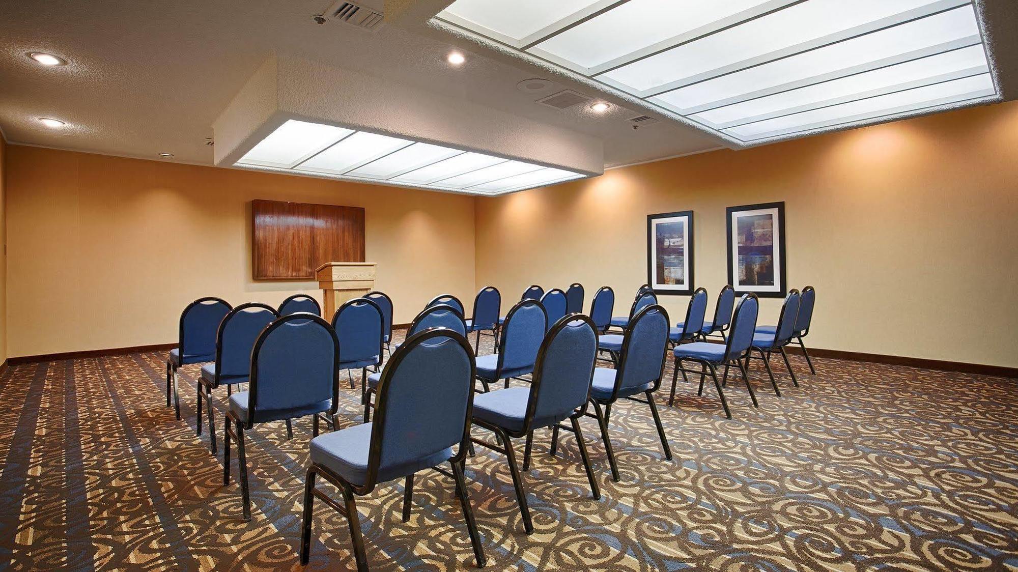 Best Western Cedar Park Inn Эдмонтон Экстерьер фото
