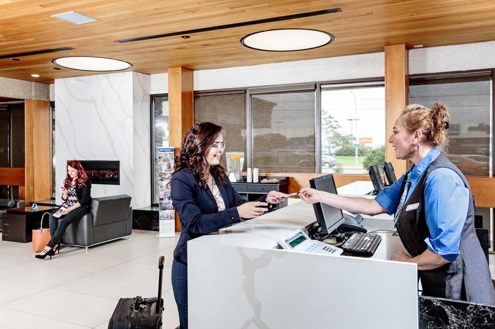 Best Western Cedar Park Inn Эдмонтон Экстерьер фото